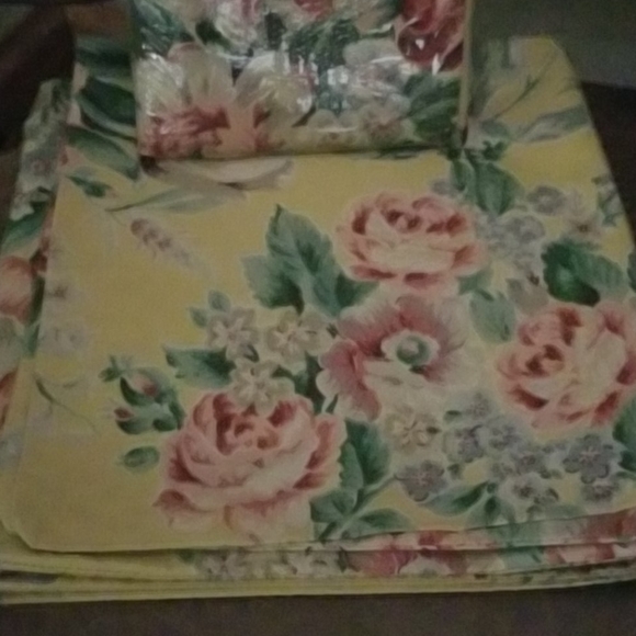RALPH LAUREN NEW PILLOWCASES KING NEW - Picture 2 of 2